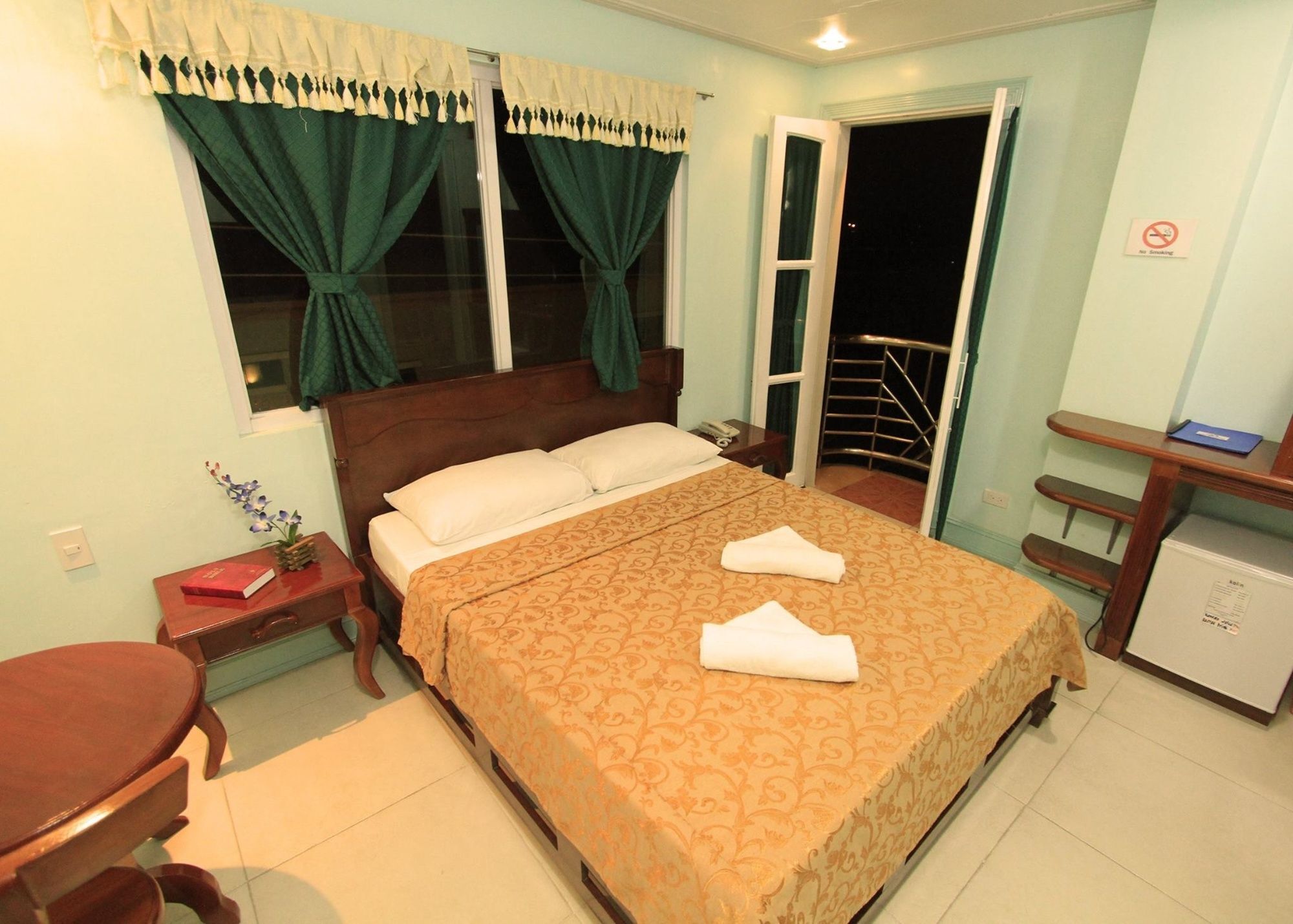 โรงแรมโบรา สกาย Balabag  ภายนอก รูปภาพ